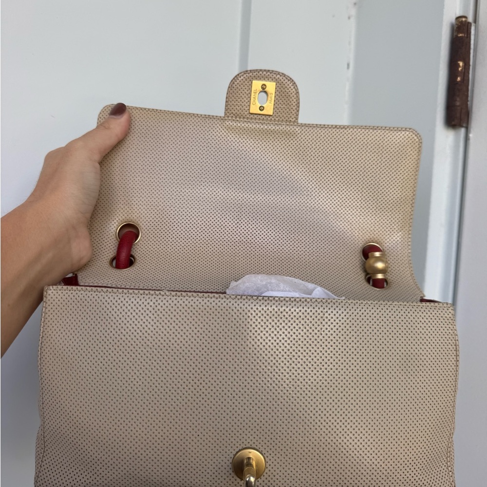 CHANEL Vintage Perforated Leather Top Handle Bag – Beige & Bordeaux - Picture 8 of 16